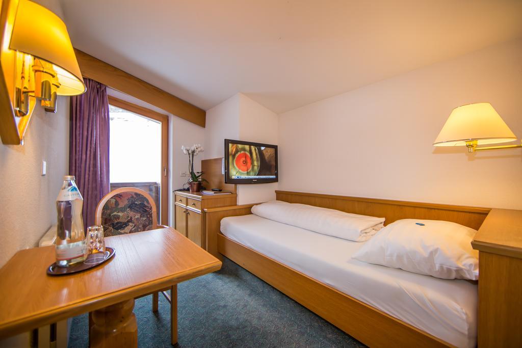 Hotel Cresta Samnaun Quarto foto